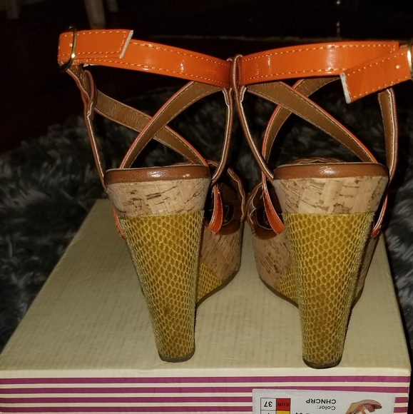 Shoes - Picture 2 of 4